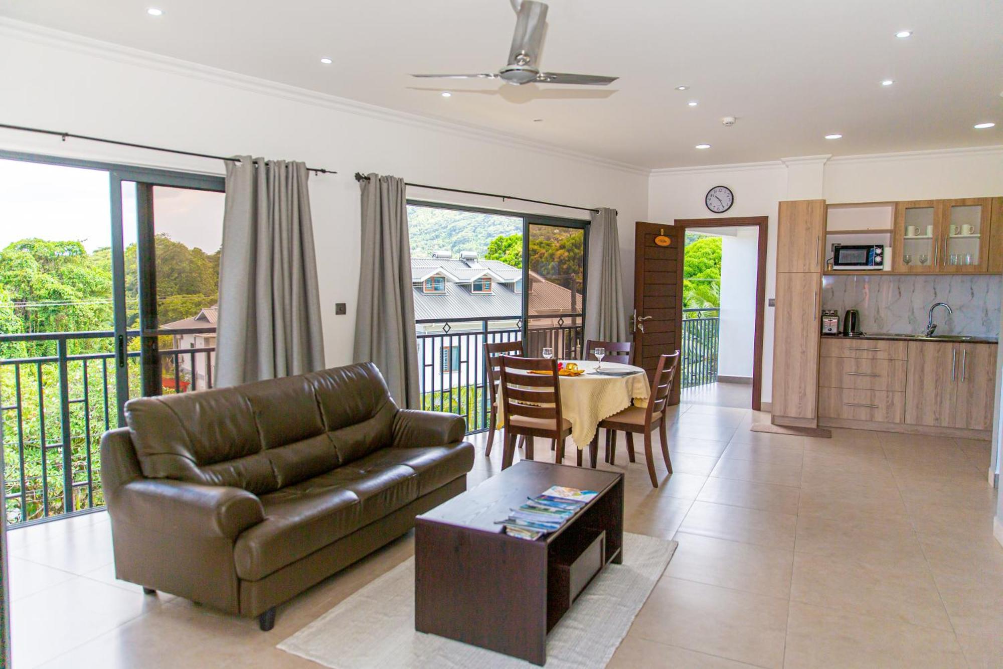 B Holiday Apartments Бо-Валлон Экстерьер фото