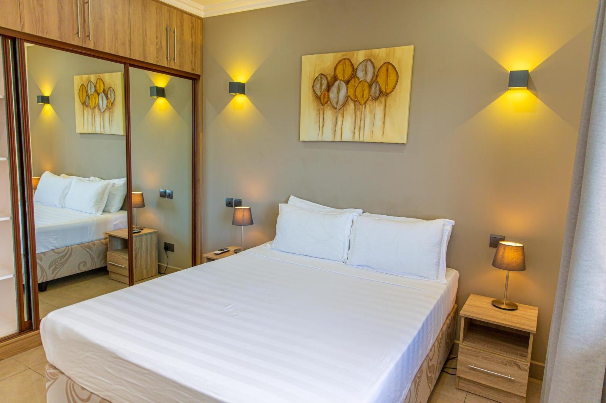 B Holiday Apartments Бо-Валлон Экстерьер фото
